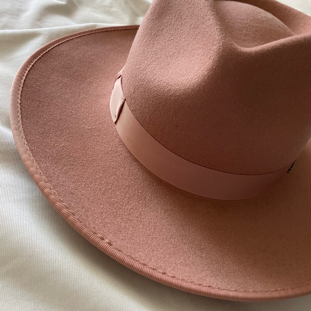 NWT Gigi Pip pink “Monroe” hat.